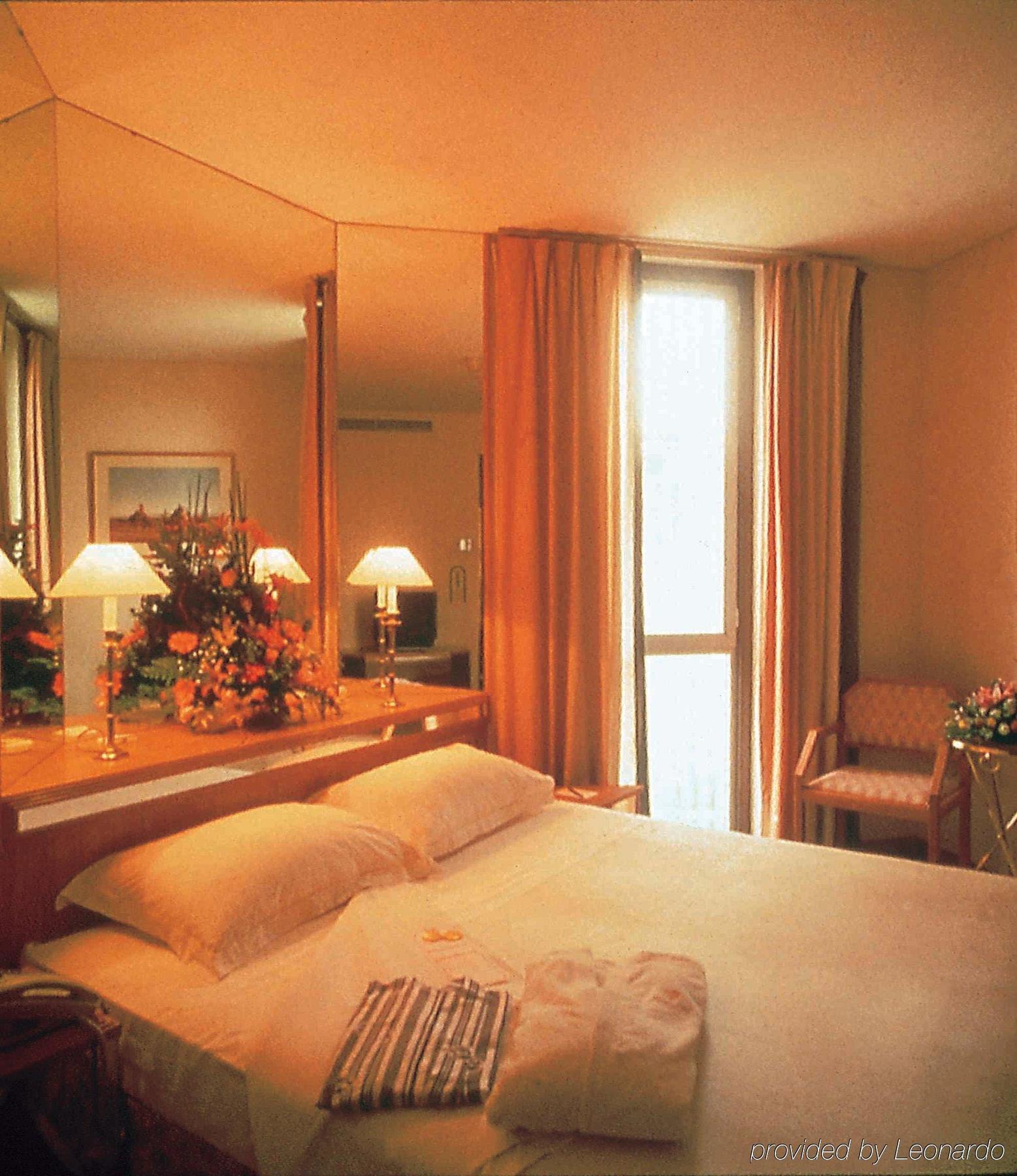 Al Khozama Hotel Riyadh Bilik gambar
