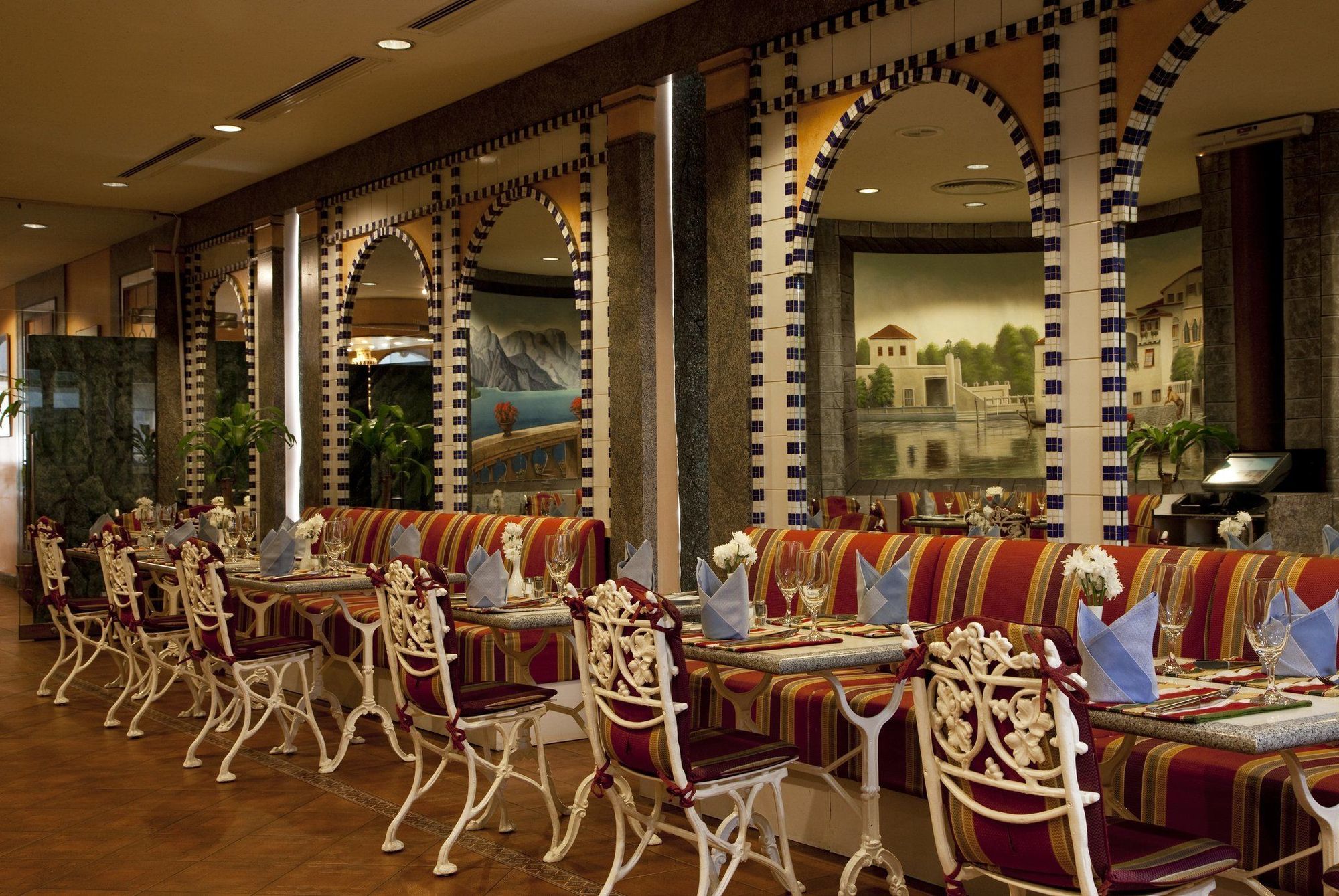 Al Khozama Hotel Riyadh Restoran gambar